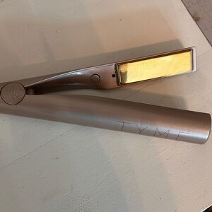 Tyme Hair Straightener in Gold and Tan